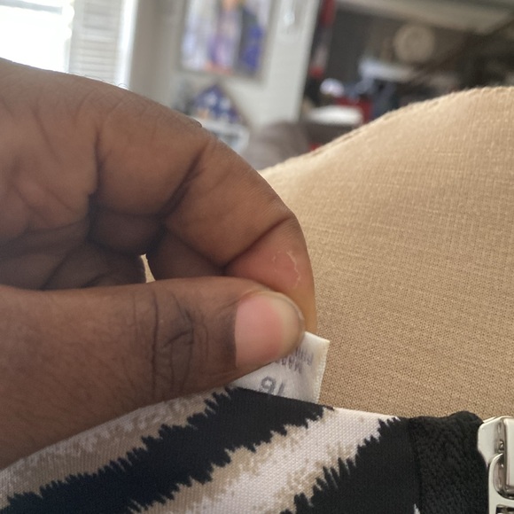 Elegant Black and White Zebra color block Dress - Picture 3 of 3